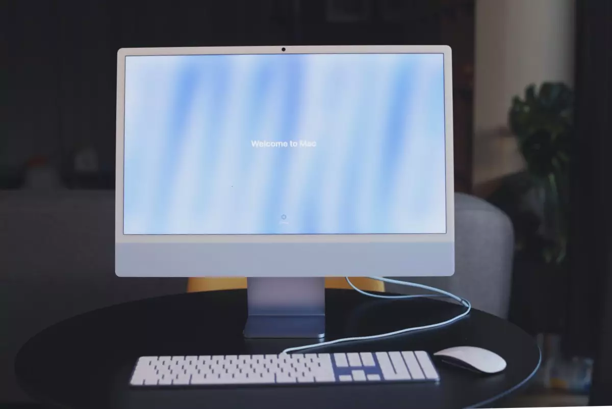 The Evolution of iMac: A Blend of Innovation and Tradition