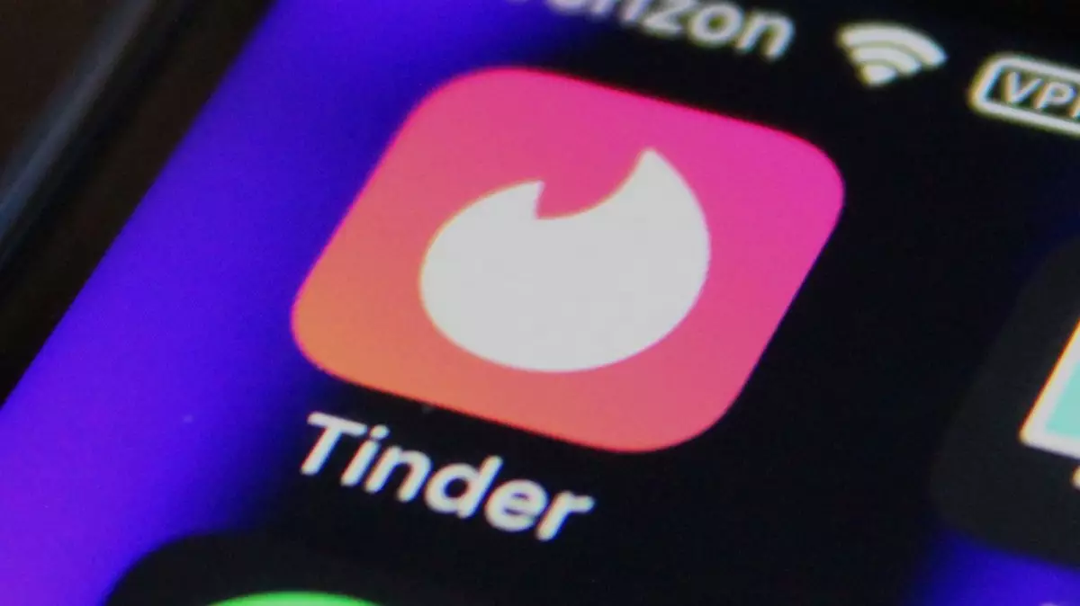 Power Dynamics in Digital Romance: Examining Tinder’s Height Preferences